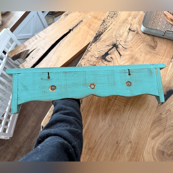 Custom Farmhouse Chic Key Hanger Shelf - Picture 4 of 7